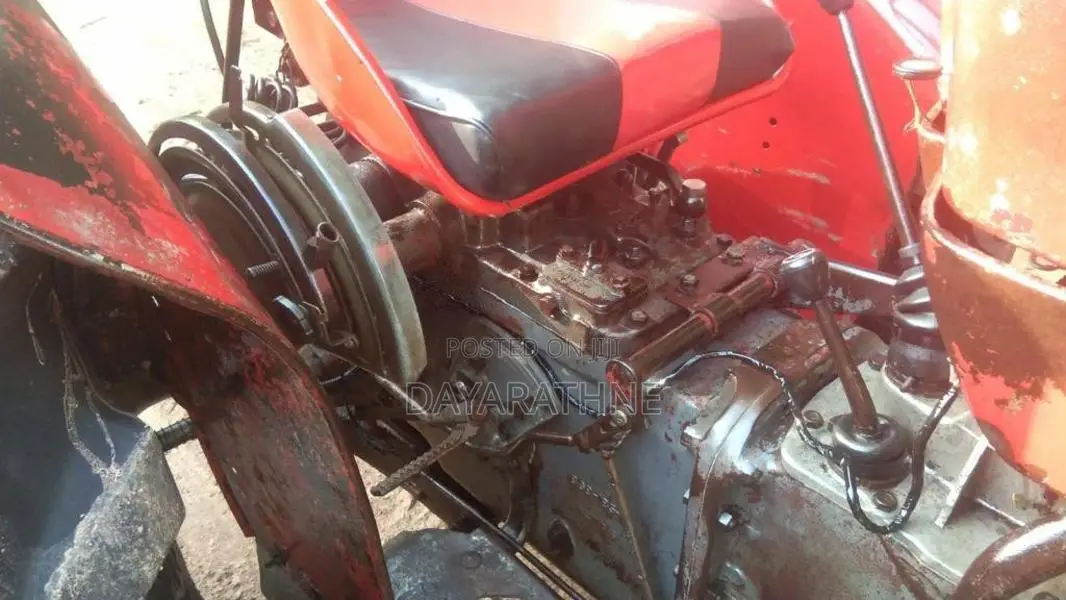 Massey-Ferguson 135DL 1988 Tractor (Used)
