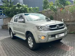 Toyota Hilux Vigo 2011 Pickup (Used)