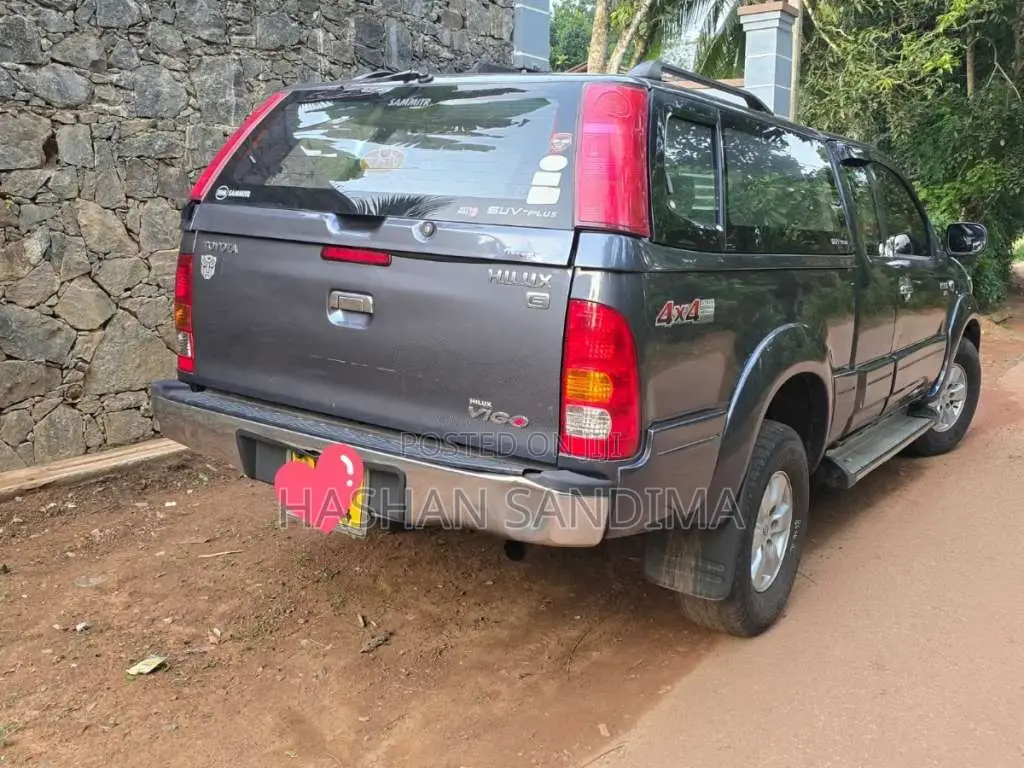 Toyota Hilux 2010 Pickup (Used)