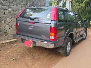 Toyota Hilux 2010 Pickup (Used)