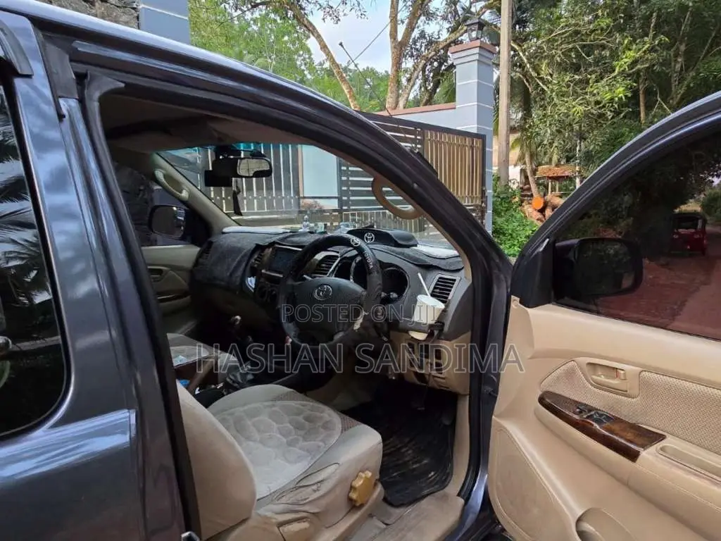 Toyota Hilux 2010 Pickup (Used)