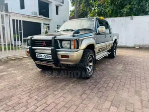 Mitsubishi Strada 1993 Pickup (Used)