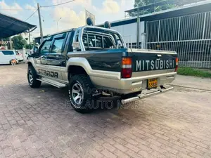 Mitsubishi Strada 1993 Pickup (Used)