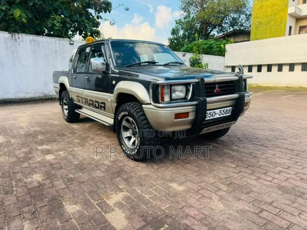Mitsubishi Strada 1993 Pickup (Used)