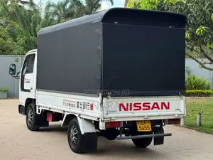 Nissan Atlas 2002 Lorry (Used)