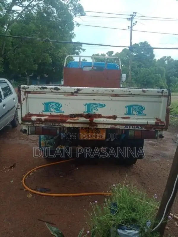 Isuzu ELF 1982 Lorry (Used)