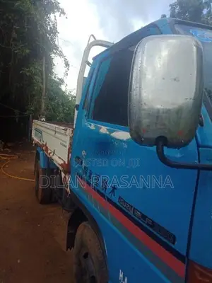 Isuzu ELF 1982 Lorry (Used)