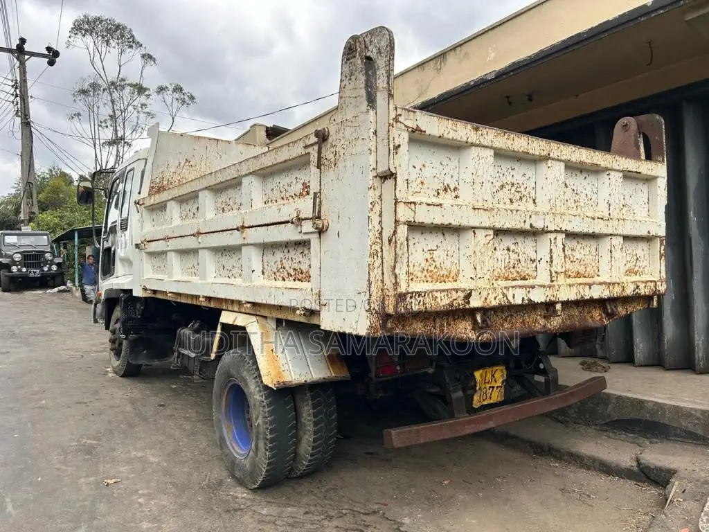 Isuzu Juston ForWard 2001 Lorry (Used)