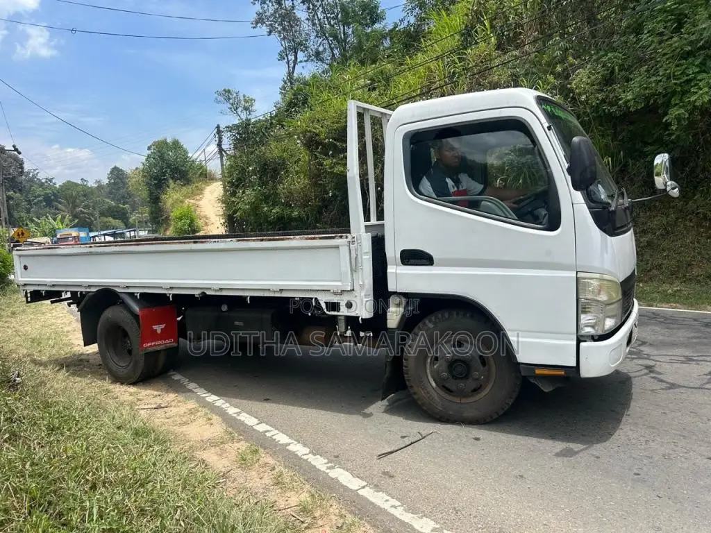 Mitsubishi Canter 2004 Lorry (Used)