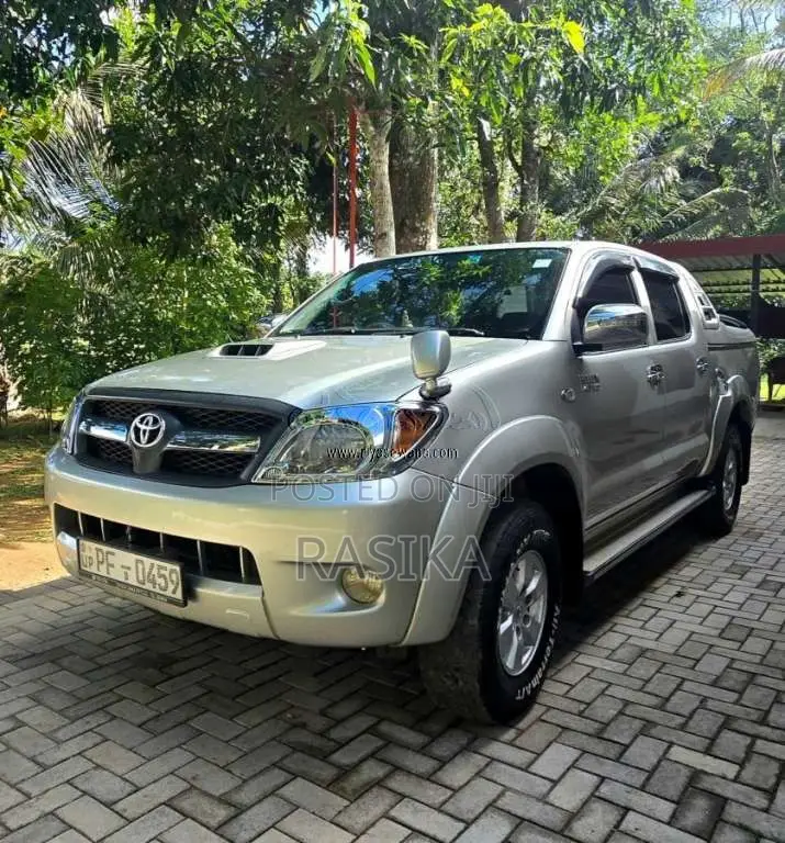 Toyota Hilux 2005 Pickup (Used)