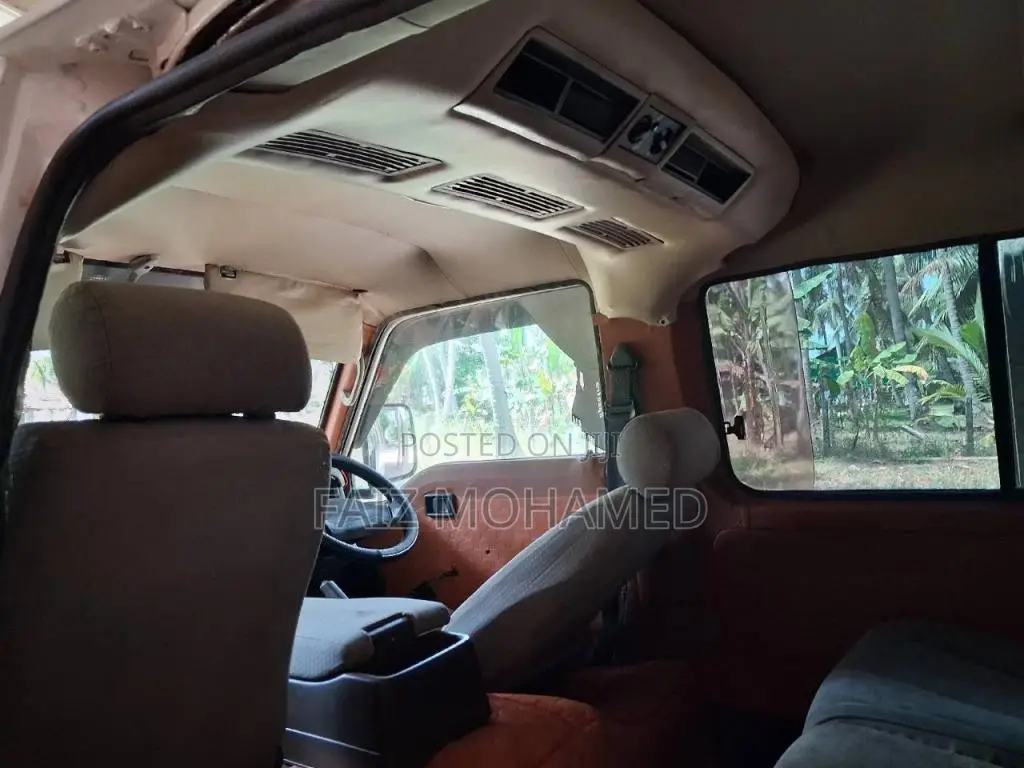 Nissan Caravan 1999 Van (Used)