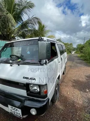 Mitsubishi L300 1983 Van (Used)