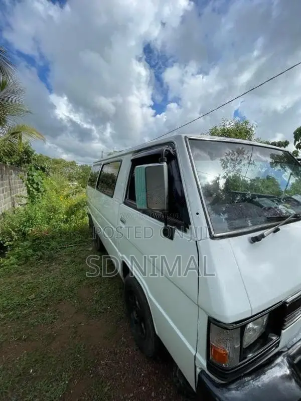 Mitsubishi L300 1983 Van (Used)