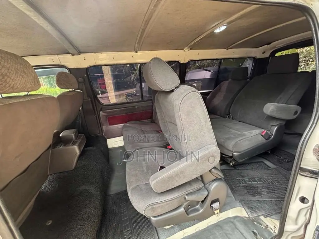 Toyota Dolphin 113 1990 Van (Used)