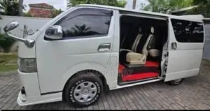Toyota KDH SUPER GL 2015 Van (Used)