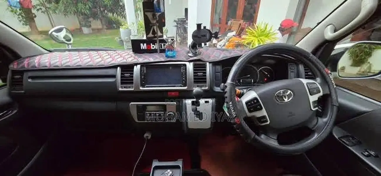 Toyota KDH SUPER GL 2015 Van (Used)