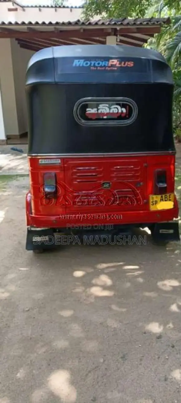 Bajaj 4 Stroke 2015 Three Wheel (Used)