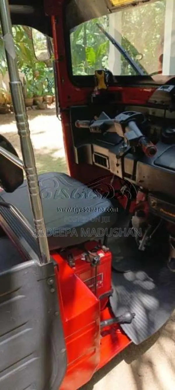 Bajaj 4 Stroke 2015 Three Wheel (Used)