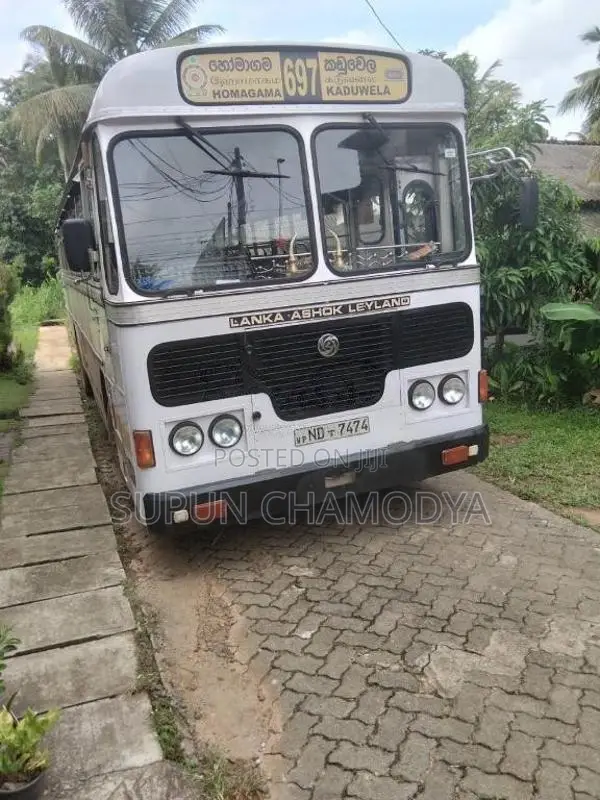 Ashok-Leyland Leyland 2009 Bus (Used)