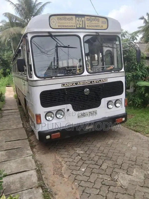 Ashok-Leyland Leyland 2009 Bus (Used)