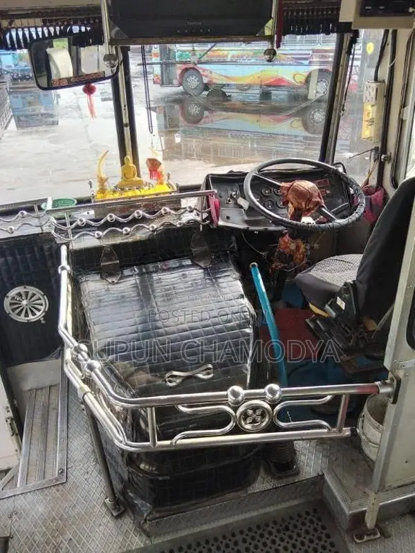 Ashok-Leyland Leyland 2009 Bus (Used)