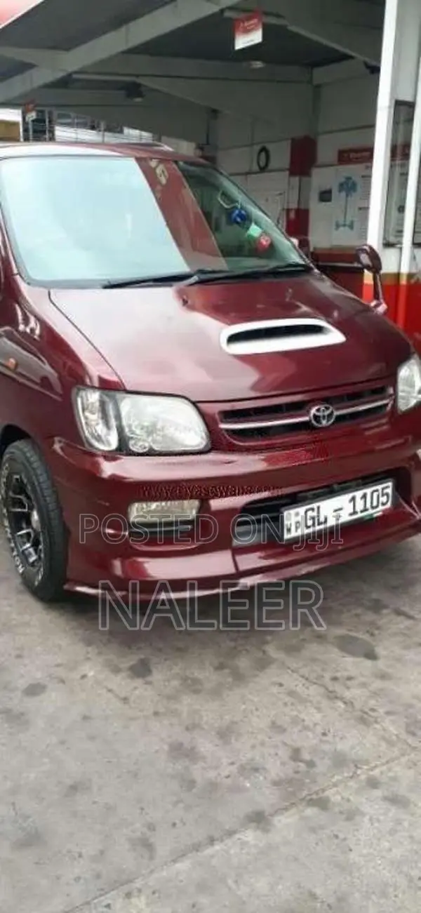 Toyota Noah 1997 Van (Used)