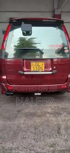 Toyota Noah 1997 Van (Used)