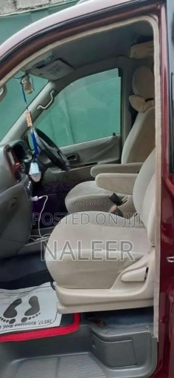 Toyota Noah 1997 Van (Used)