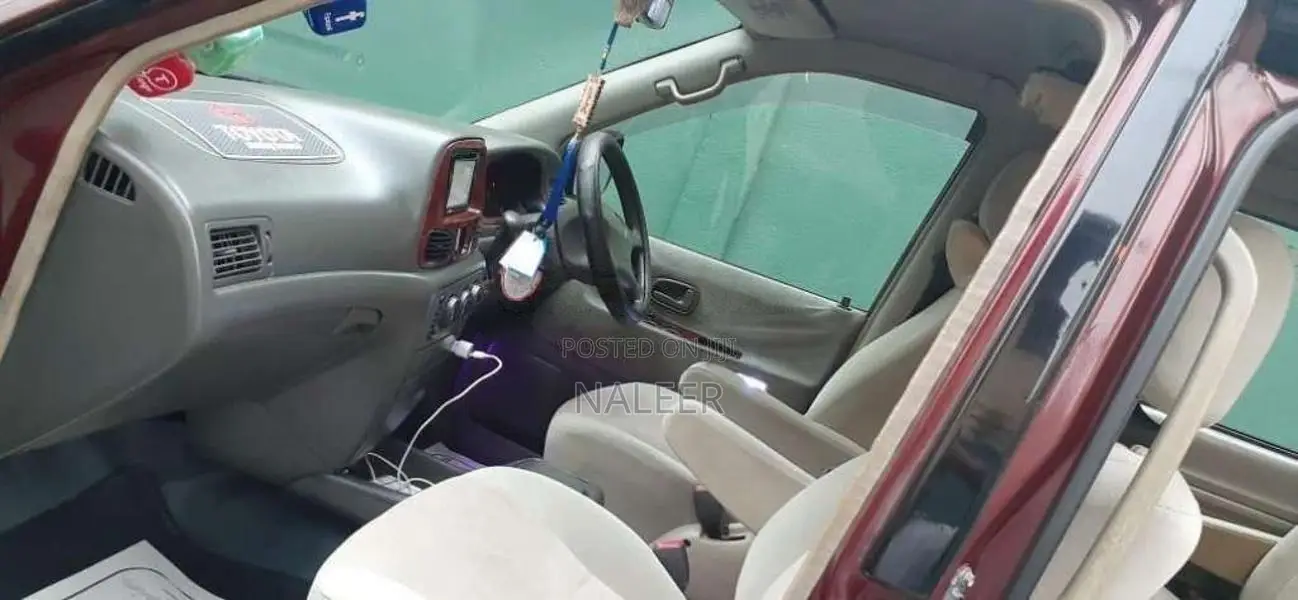 Toyota Noah 1997 Van (Used)