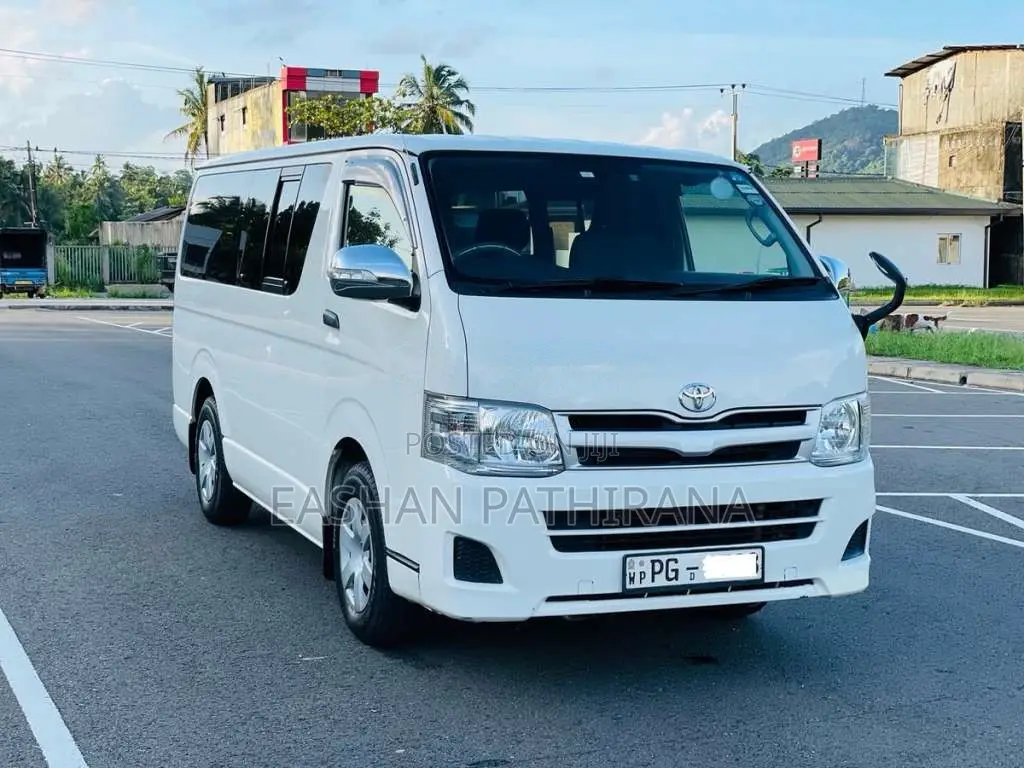 Toyota KDH 2012 Van (Used)