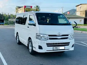 Toyota KDH 2012 Van (Used)
