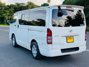 Toyota KDH 2012 Van (Used)