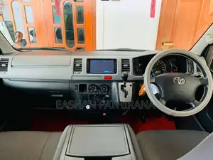 Toyota KDH 2012 Van (Used)