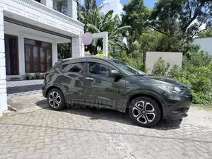 Honda VEZEL 2014 SUV (Used)