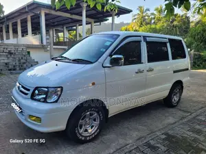Toyota Noah CR42 2000 Van (Used)
