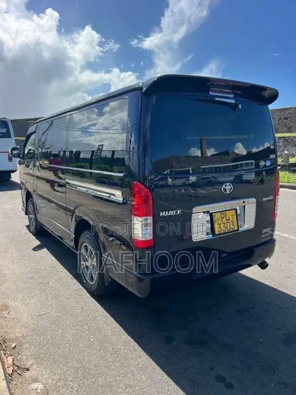 Toyota KDH Super GL Dark Prime 5 Option 2017 Van (Used)