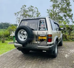 Isuzu Bighorn LS 1990 SUV (Used)