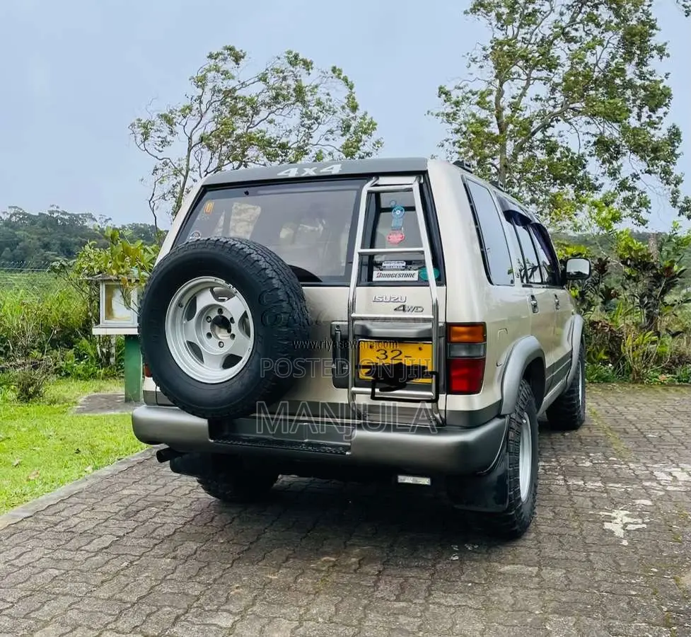 Isuzu Bighorn LS 1990 SUV (Used)