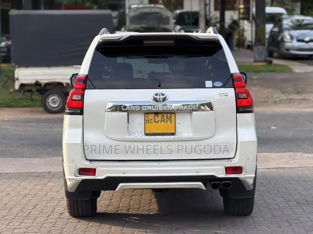 Toyota LAND CRUISER PRADO TRJ 150 2015 SUV (Used)