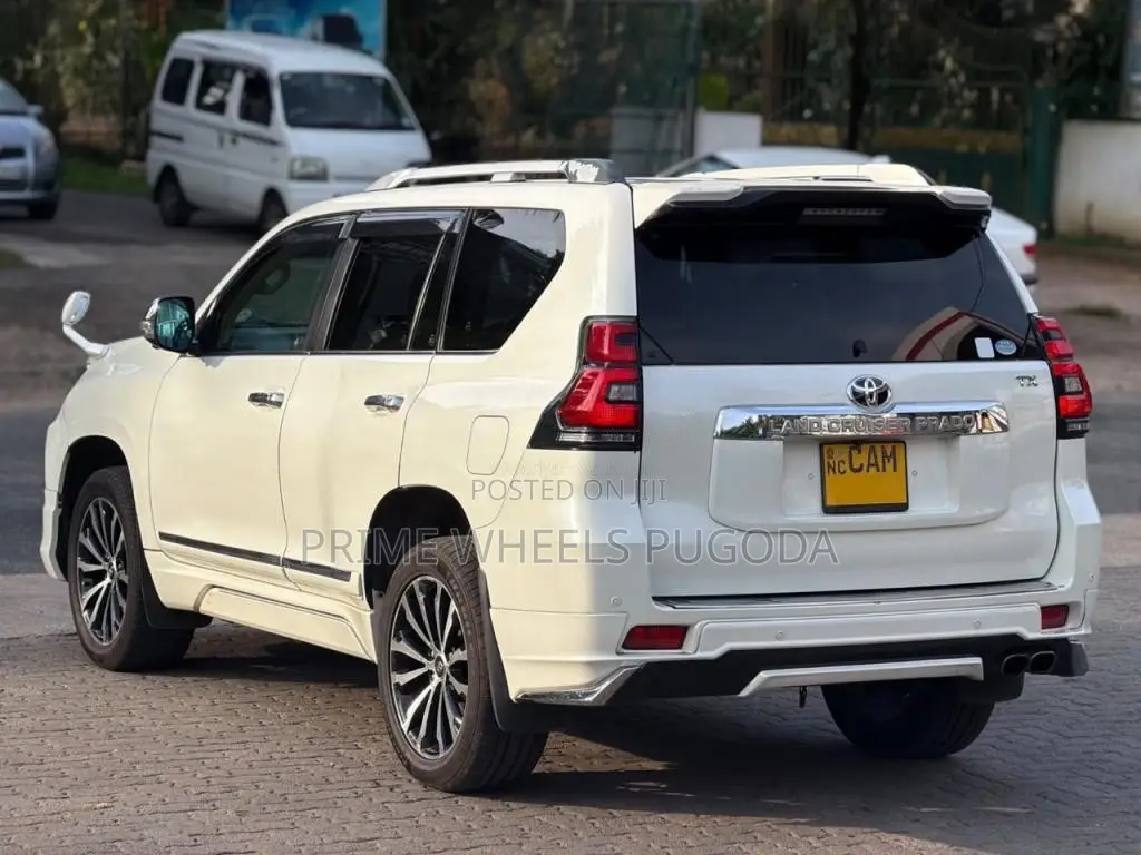 Toyota LAND CRUISER PRADO TRJ 150 2015 SUV (Used)