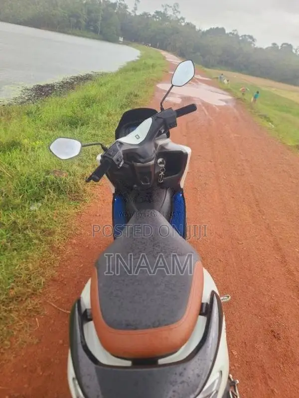 Suzuki Burgman 2020 Motorbike (Used)