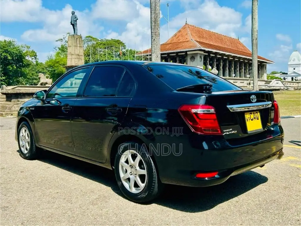 Toyota Axio 2015 Car (Used)