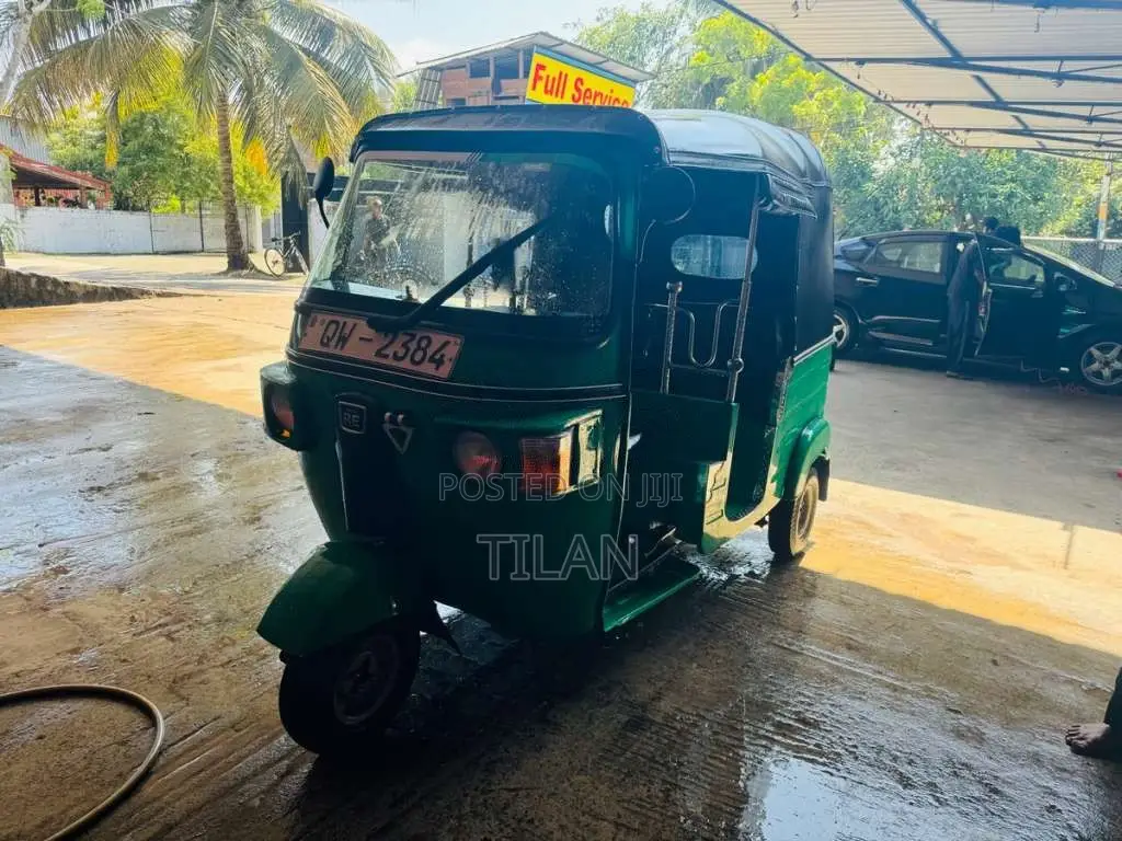 Bajaj 4 Stroke 2010 Three Wheel (Used)