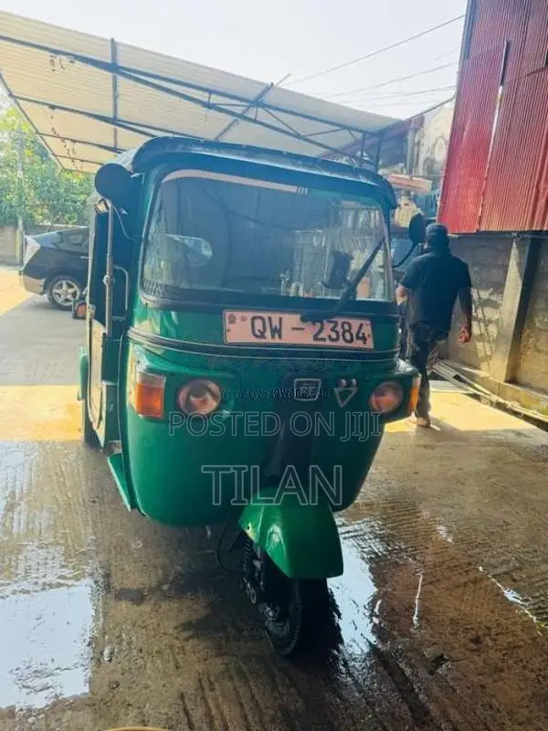 Bajaj 4 Stroke 2010 Three Wheel (Used)
