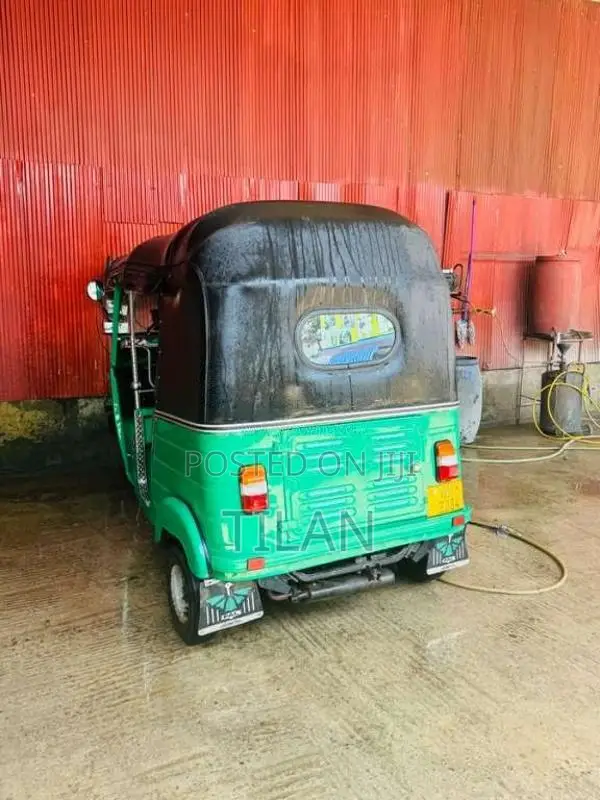 Bajaj 4 Stroke 2010 Three Wheel (Used)
