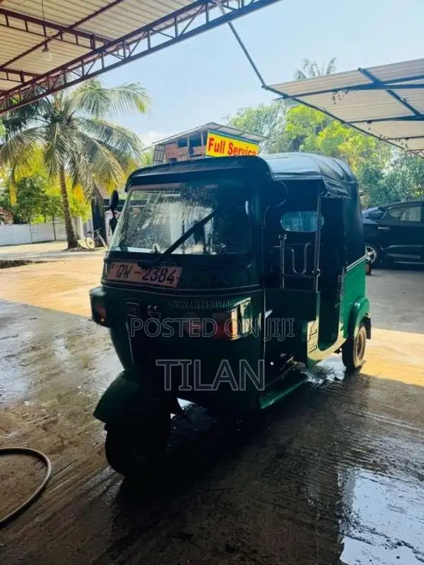 Bajaj 4 Stroke 2010 Three Wheel (Used)