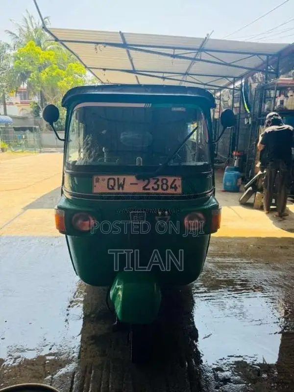 Bajaj 4 Stroke 2010 Three Wheel (Used)