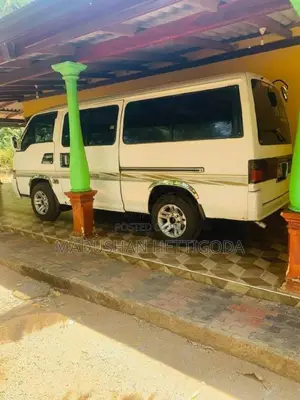 Nissan Caravan 2002 Van (Used)