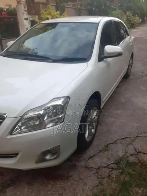 Toyota Premio 2013 Car (Used)