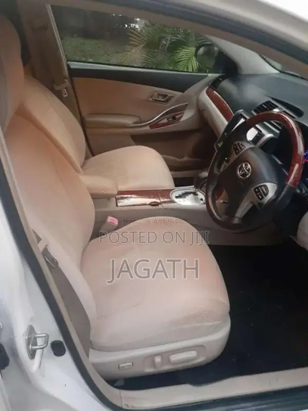 Toyota Premio 2013 Car (Used)